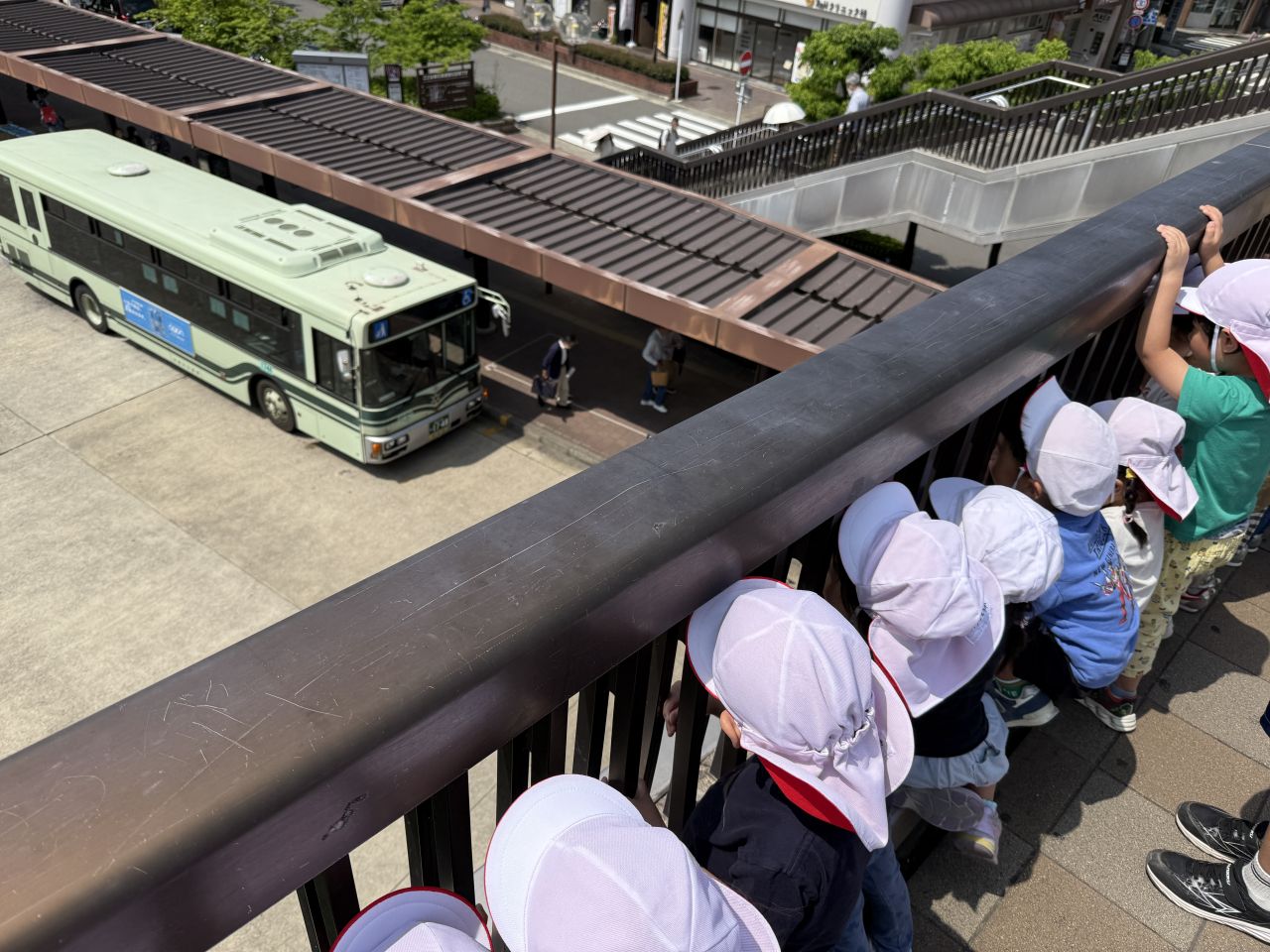 バスも電車もいっぱい！