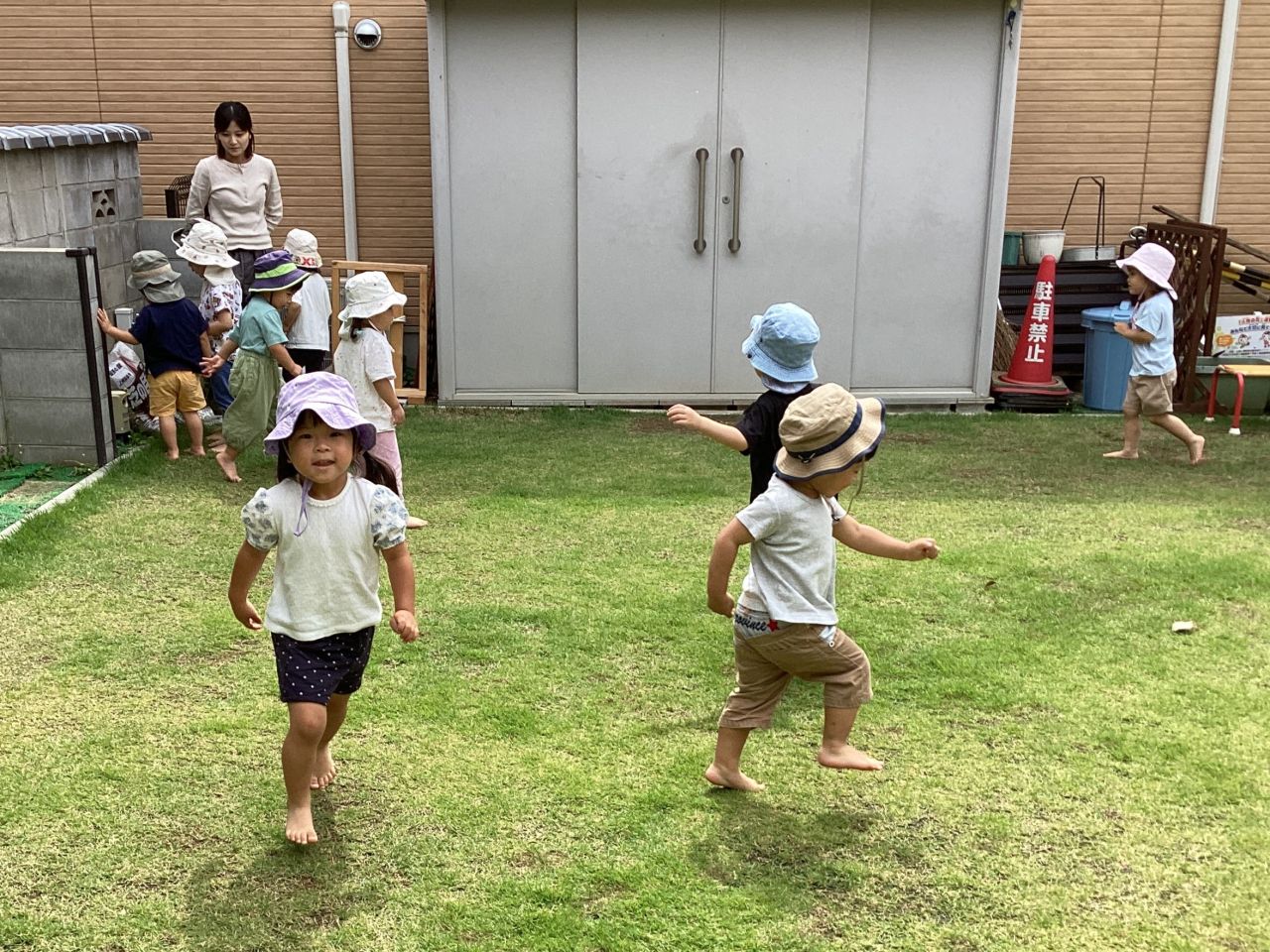 裸足でつきみ広場に行ってみよう！