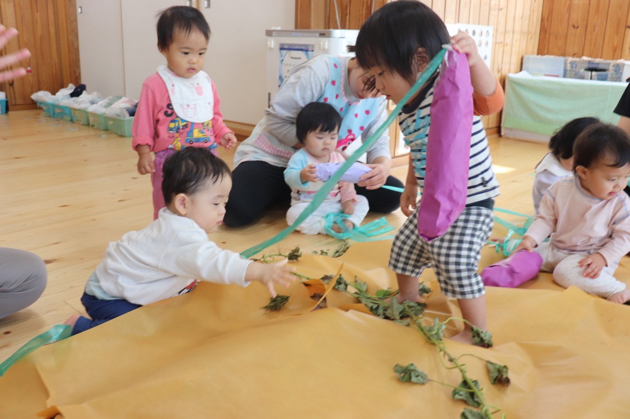 お芋ほり遊び～おさかなの部屋編～