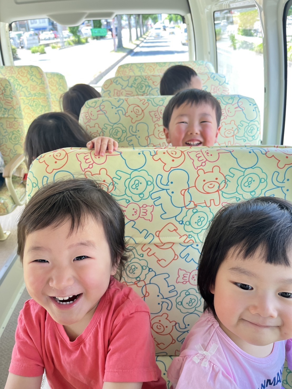保育園バス🚌うれしいな🤣